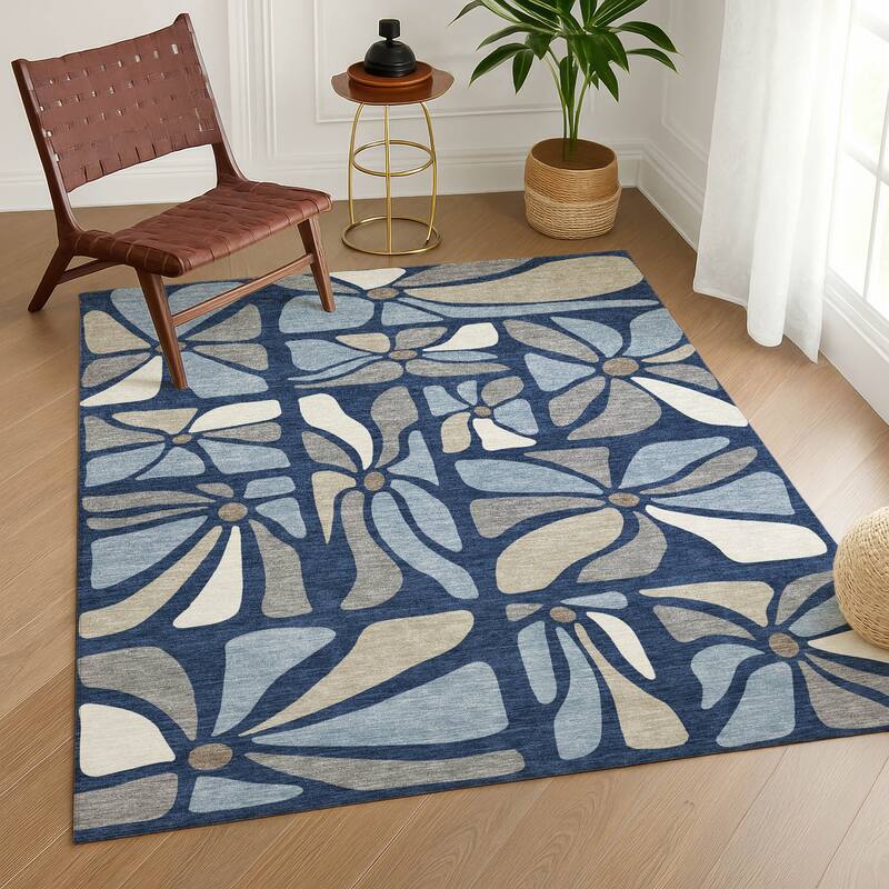 Machine Washable Indoor/ Outdoor Modern Gilcrest Chantille Rug