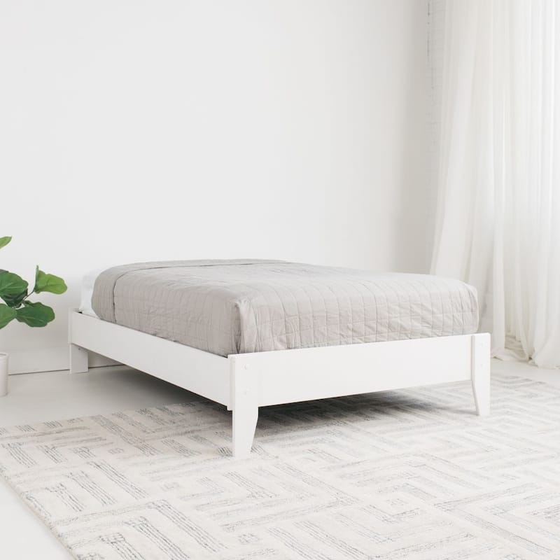 Signature Design by Ashley Piperton Platform Bed - White - Full
