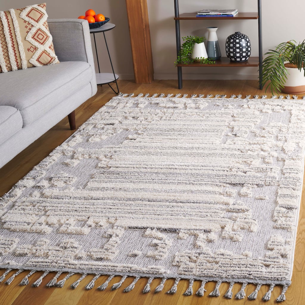 SAFAVIEH Chloe Yuliyana Rug