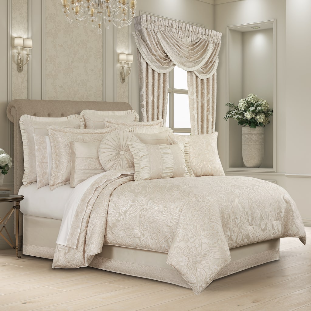 J. Queen New York Villanova Comforter Set