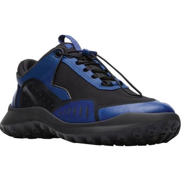مصير شجرة الصنوبر حول camper gore tex