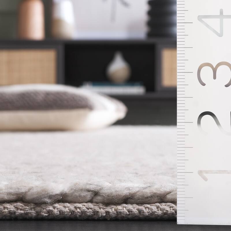 SAFAVIEH Handmade Natura Chisako Transitional Wool Rug