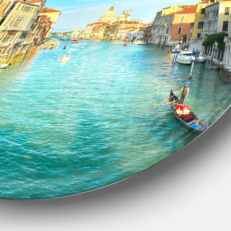 Designart 'Vibrant Evening Venice Italy' Cityscape Round Wall Art
