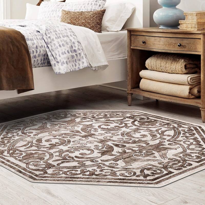 Traditional Wralvale Collection Area Rug