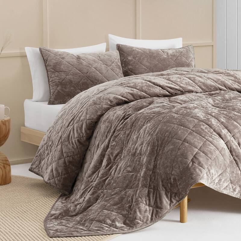 Beaute Living Diamond Velvet 3 Piece Quilt Set