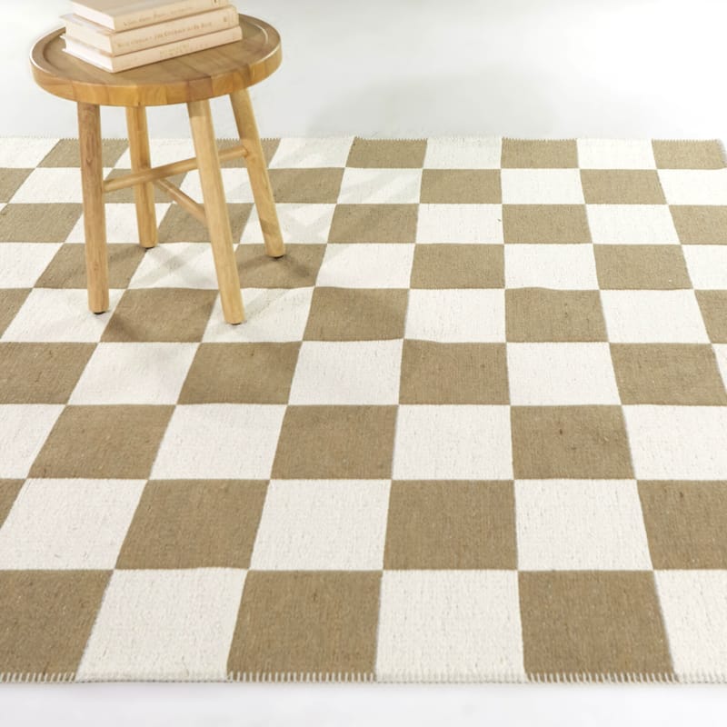 Mariani Checkered Indoor/Outdoor Area Rug - 7'10" x 10' - Tan