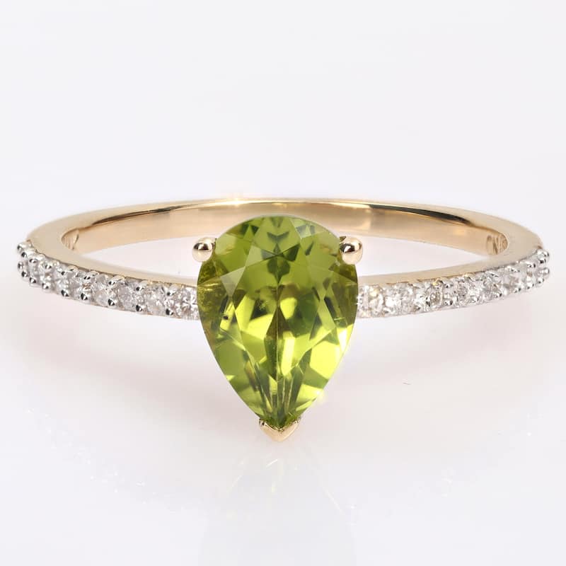 Miadora Pear-cut Peridot and 1/6ct TDW Diamond Teardrop Ring in 14k Yellow Gold