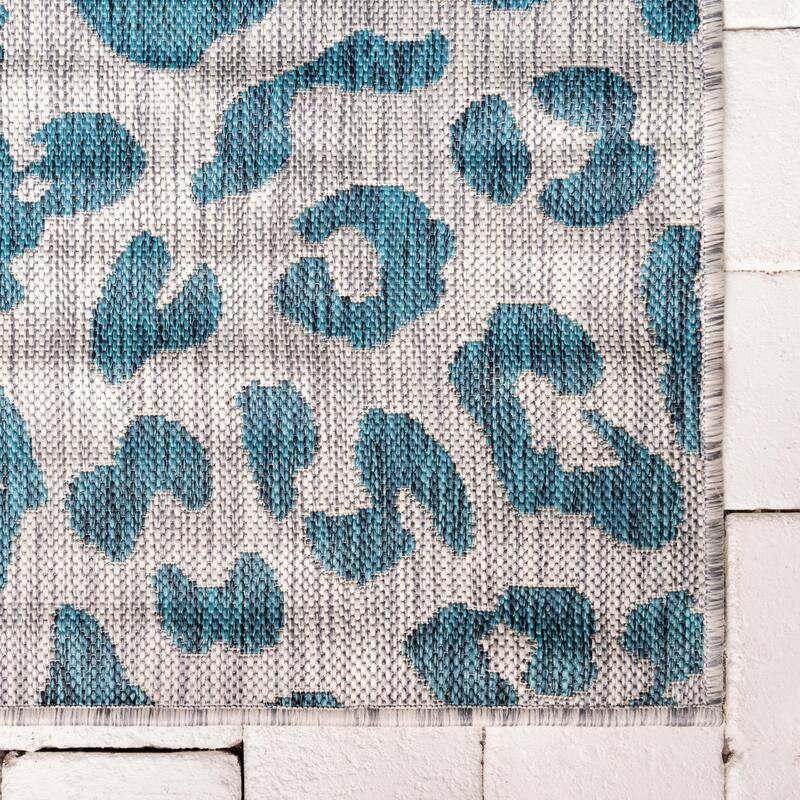 Outdoor Gallery Collection Area Rug
