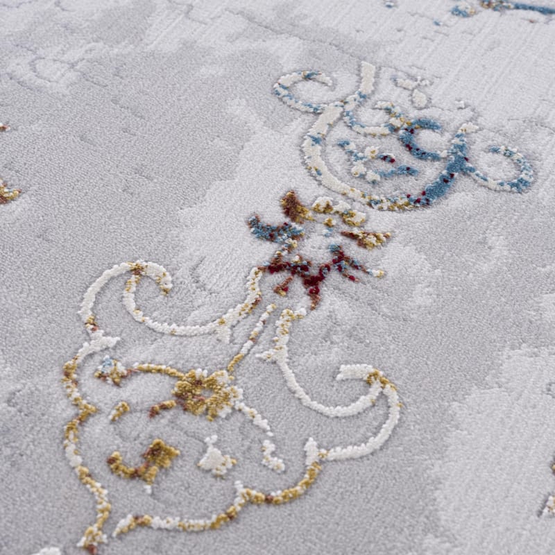 HomeRoots 3' X 5' Gray And Beige Distressed Ornate Area Rug