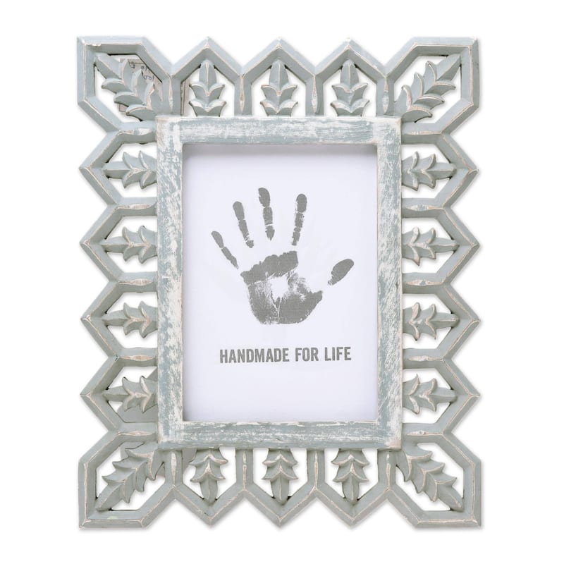 Novica Handmade Garden Gate Wood Photo Frame (5X7) - Grey