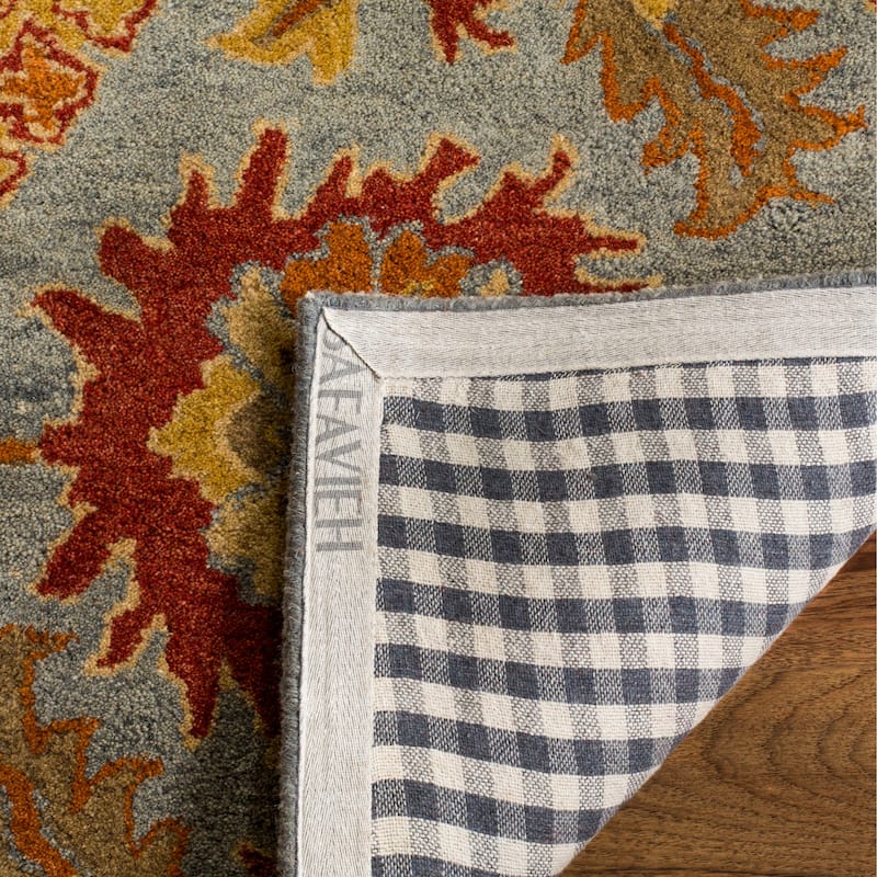 SAFAVIEH Handmade Heritage Marianela Traditional Oriental Wool Rug