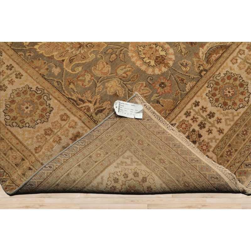 7'10''x9'9'' Tibetano Hand Knotted Wool Gray Agra Traditional Rug - 7' 10'' x 9' 9''