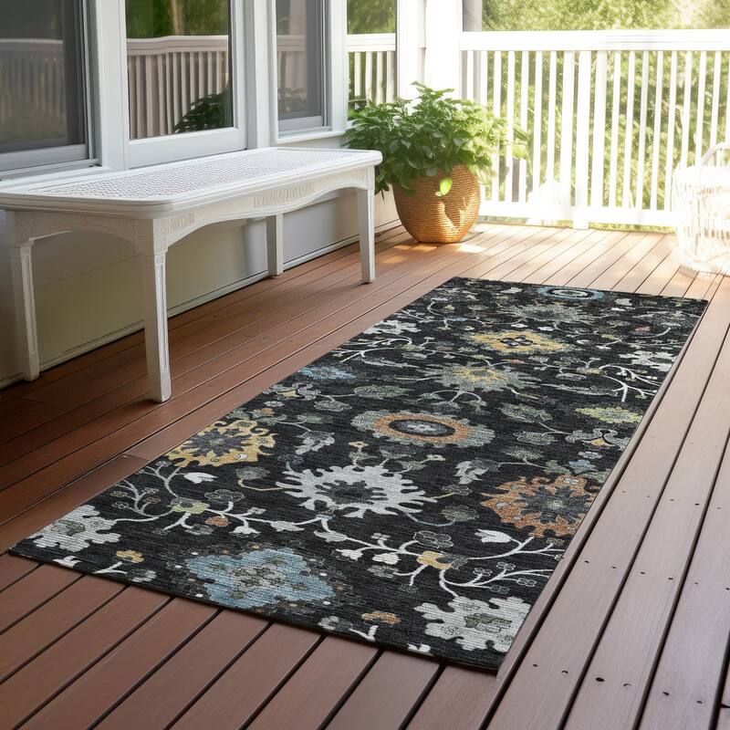 Machine Washable Indoor/ Outdoor Traditional Marci Chantille Rug - Black - 2'3" x 7'6"