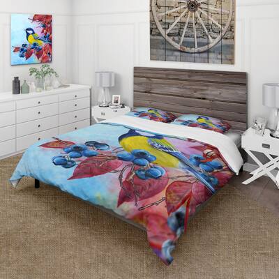 Designart 'Bright Bird Bullfinch Sitting On A Branch II' Traditional Duvet Cover Set