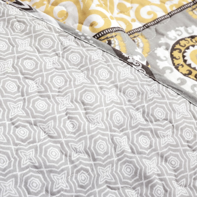 Lush Decor Nesco Throw Blanket