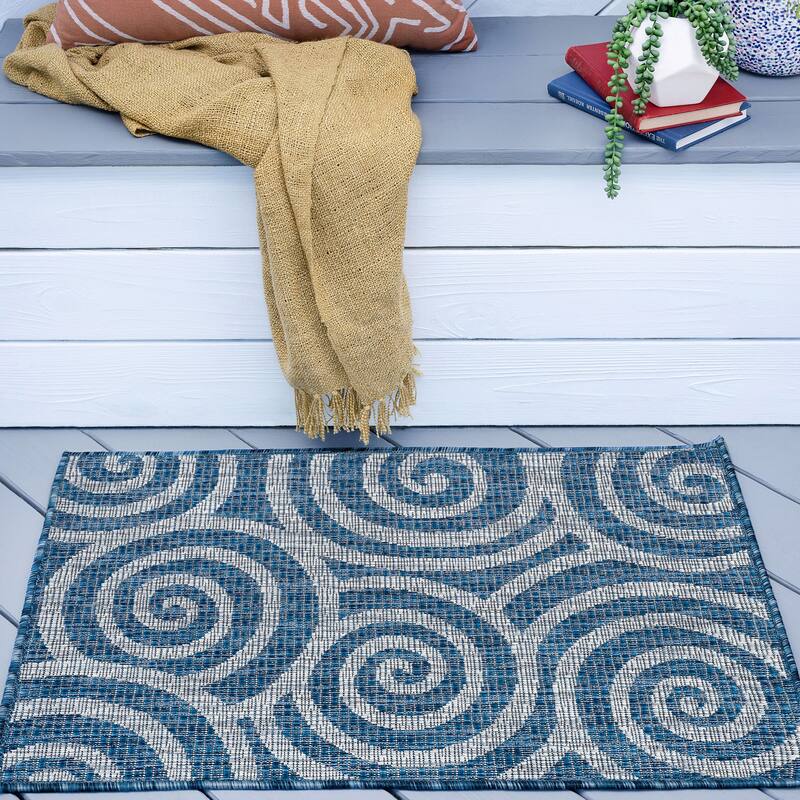 Colonnade Transitional Geometric Indoor/Outdoor Area Rug