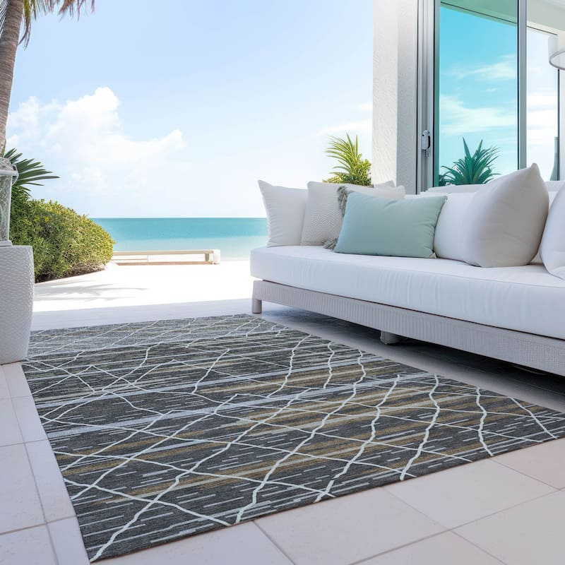 Machine Washable Indoor/ Outdoor Modern Global Chantille Rug