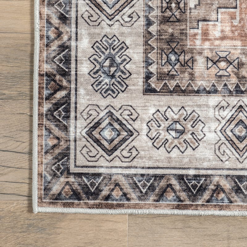 Nuloom Evelina Traditional SplashGuard Machine Washable Area Rug