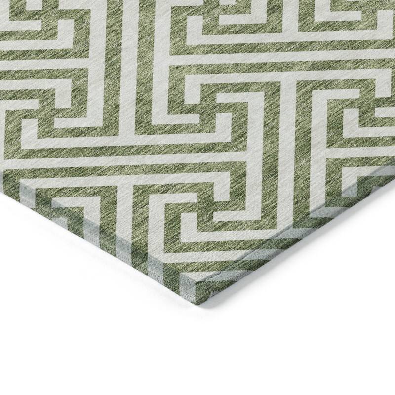 HomeRoots Geometric Transitional Rectangle Outdoor Rug