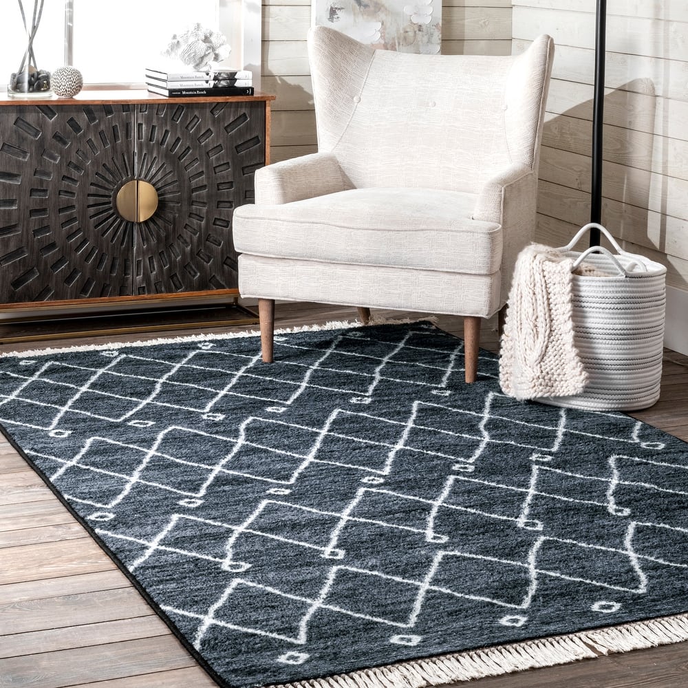Nuloom Ivory Contemporary Cabin Diamond Moroccan Tassel Area Rug