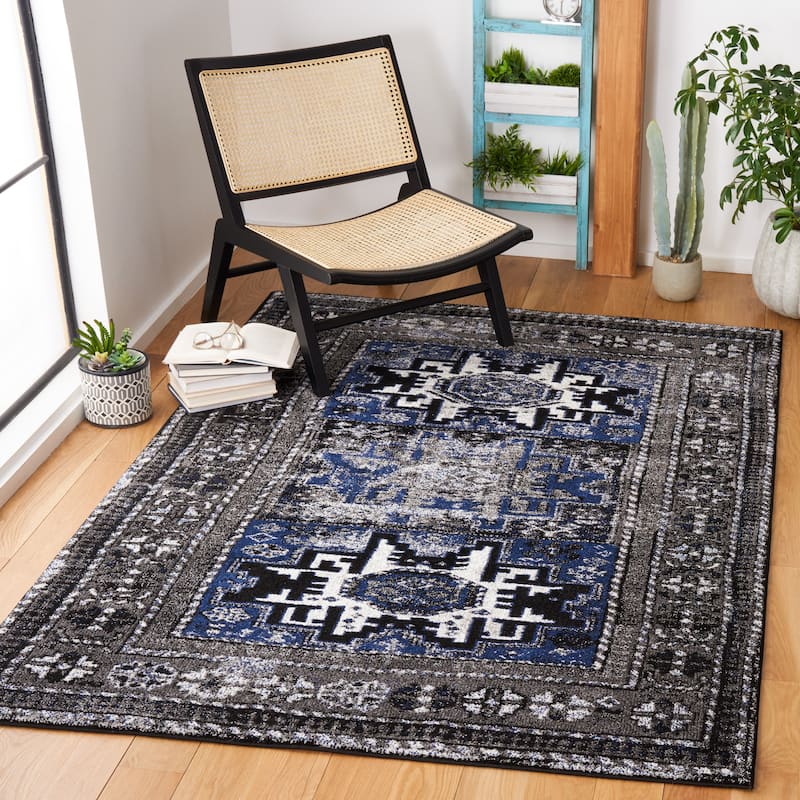 SAFAVIEH, Vintage Hamadan Lilla Oriental Distressed Rug - 4' x 6' - Grey/Blue