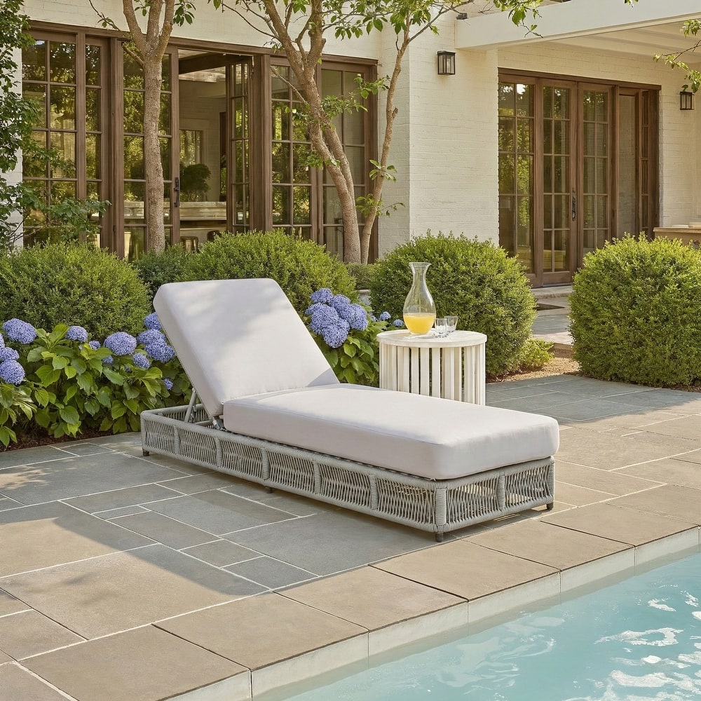 SAFAVIEH Outdoor Tinna Sun Lounger - 75"W x 25"D x 13"H