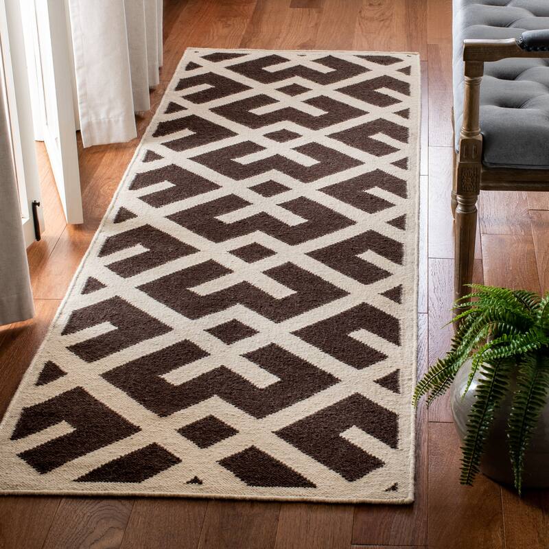 SAFAVIEH Handmade Flatweave Dhurries Eildine Modern Moroccan Wool Rug - 2'6" x 10' Runner - Brown/Ivory