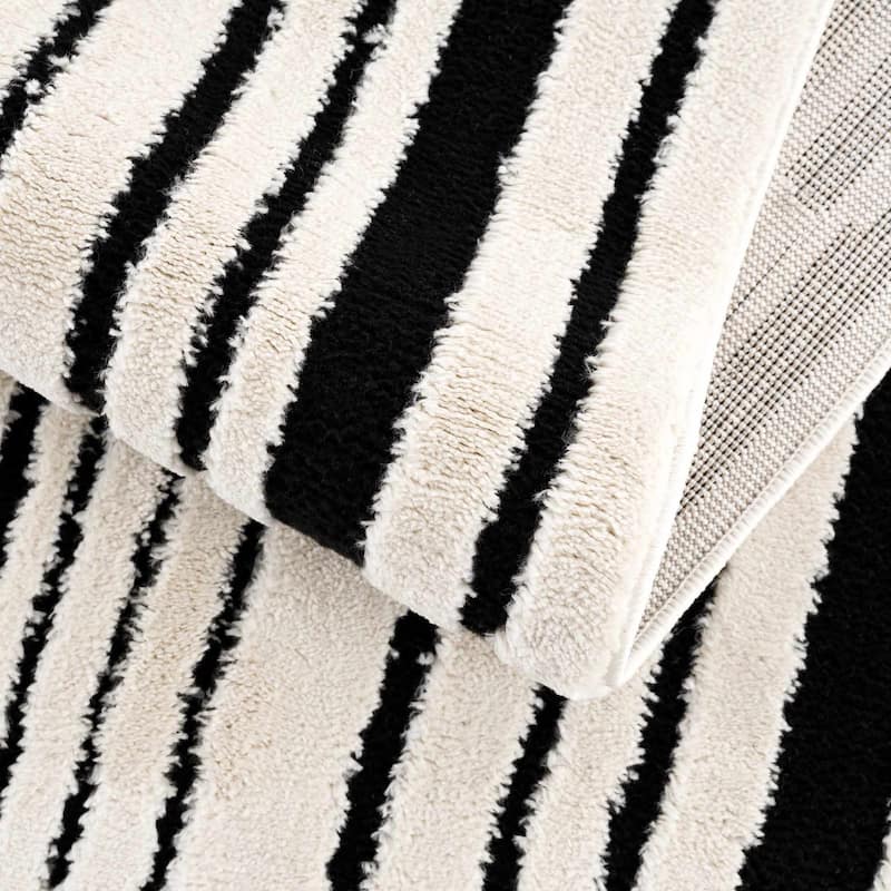 Hauteloom Azana Living Room, Bedroom Area Rug - Farmhouse - High Pile - Bone,Black - 5'3" x 7'