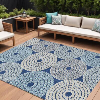 HomeRoots Geometric Transitional Rectangle Outdoor Rug