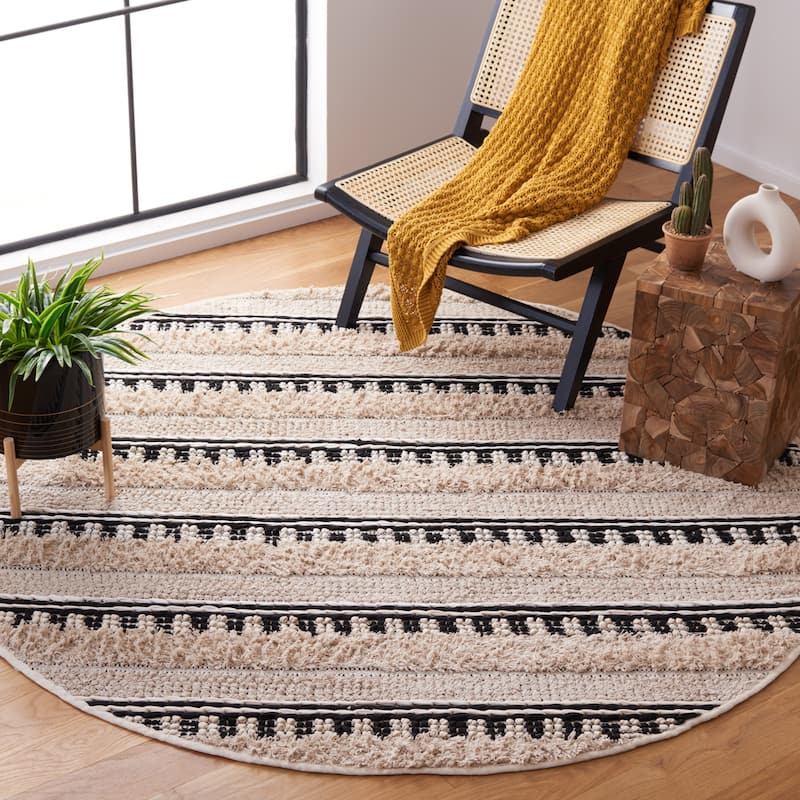 SAFAVIEH Handmade Natura Ingiridur Stripe Cotton Rug - 6' Round - Beige/Black