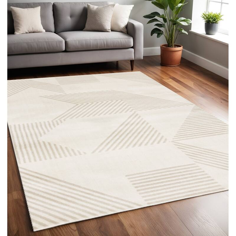 HomeRoots Geometric Modern Rectangle Area Rug - 5' X 8' - 5' X 8'