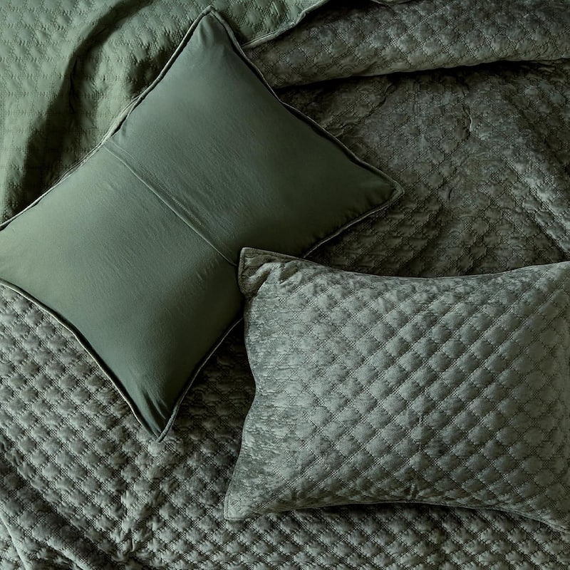 Octa Green 100% Velvet Quilt/Coverlet Set with Pillowcase