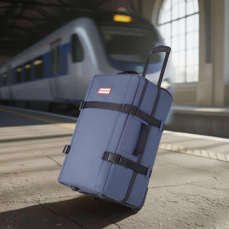 Hunter Stormhaul 25" Rolling Duffle Luggage Bag - Dress Blue