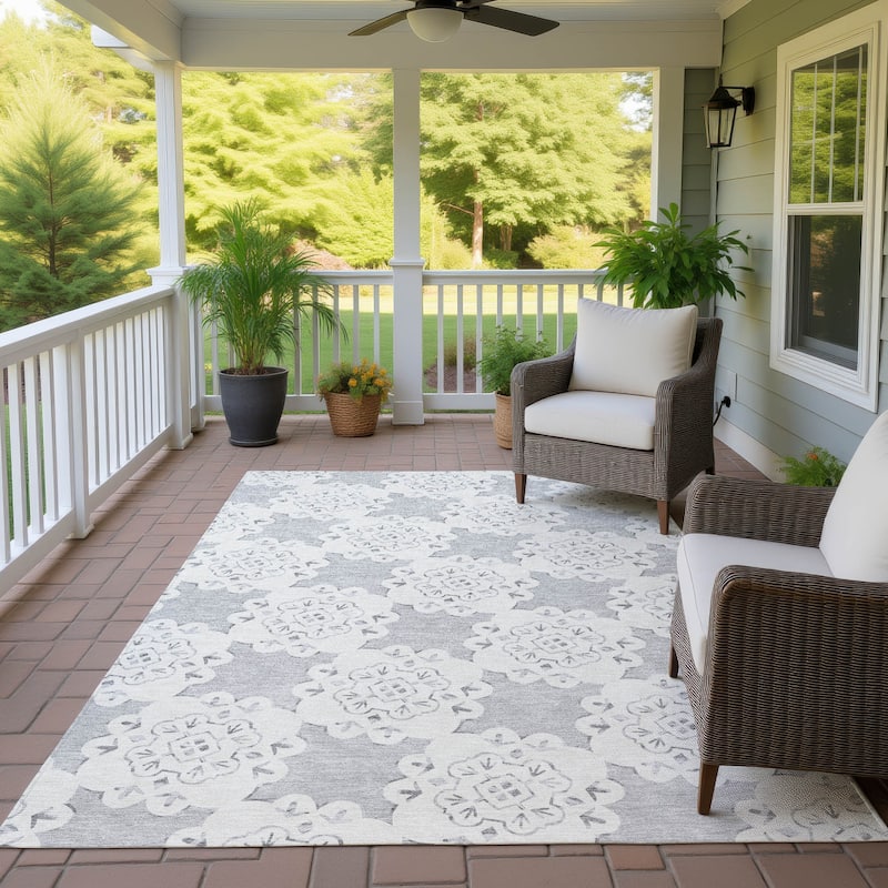 Machine Washable Indoor/ Outdoor Global Motif Chantille Rug