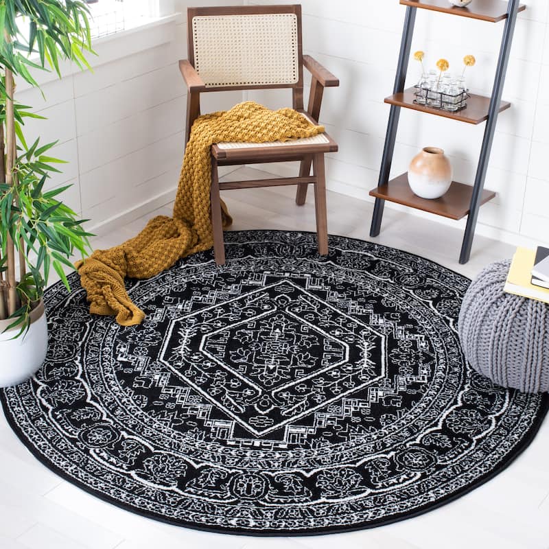 SAFAVIEH Adirondack Sian Rustic Oriental Medallion Rug - 4' Round - Black/Ivory