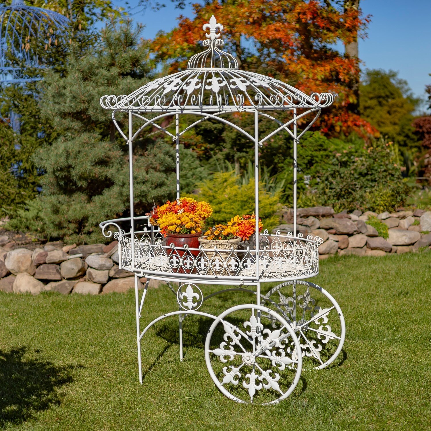 Parisian-Inspired-Flower-Cart-