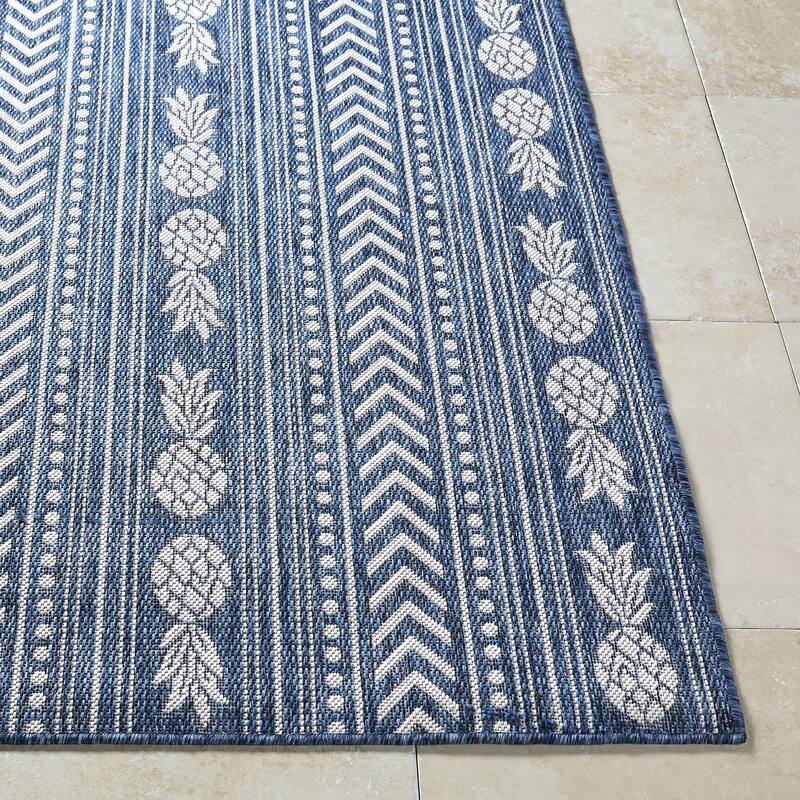 Livabliss Eagean Traditional Indoor/Outdoor Area Rug
