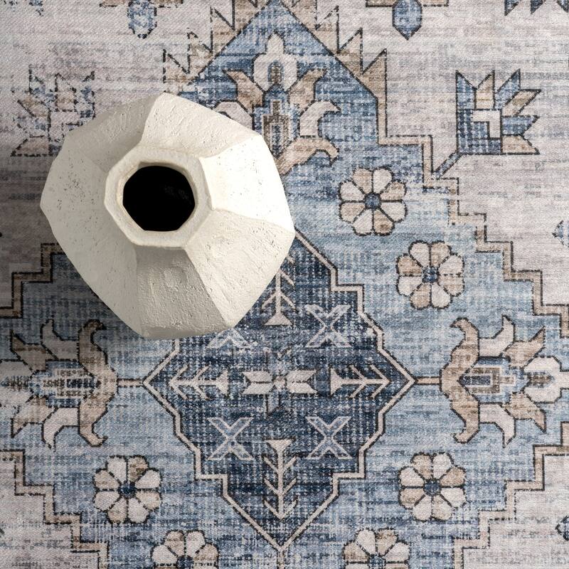 Nuloom Noemie SplashGuard Vintage Medallion Machine Washable Area Rug