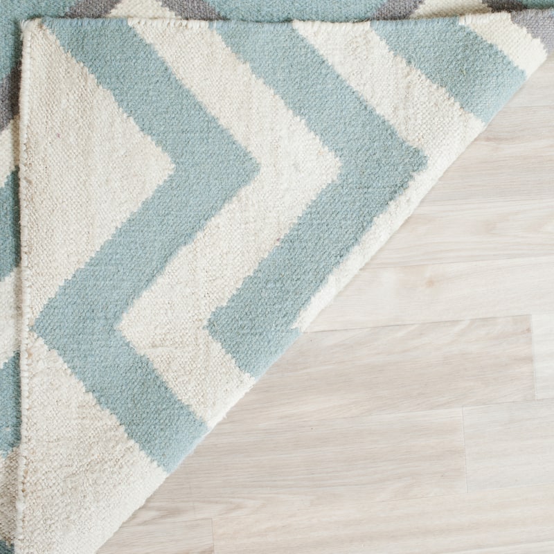 SAFAVIEH Handmade Flatweave Dhurries Refiqe Modern Wool Rug