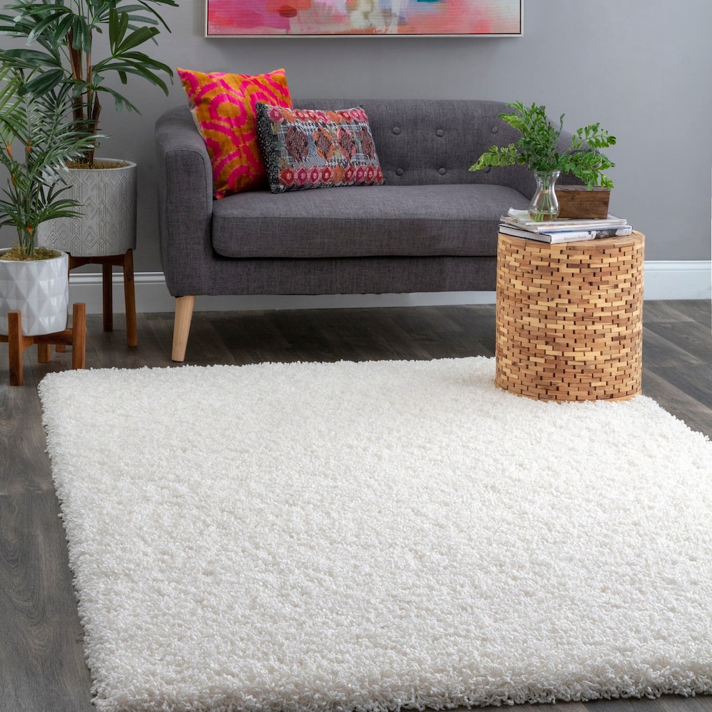 Nuloom Janine Plush Shag Area Rug