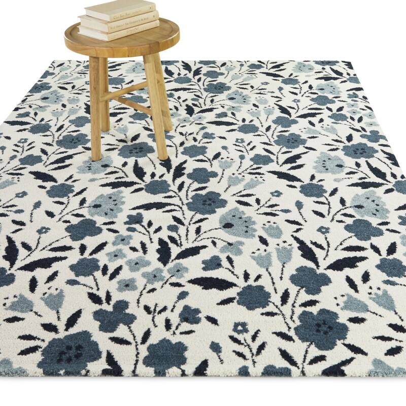 Kelsey Traditional Floral Area Rug - 7'10" x 10' - Cream - Rectangle