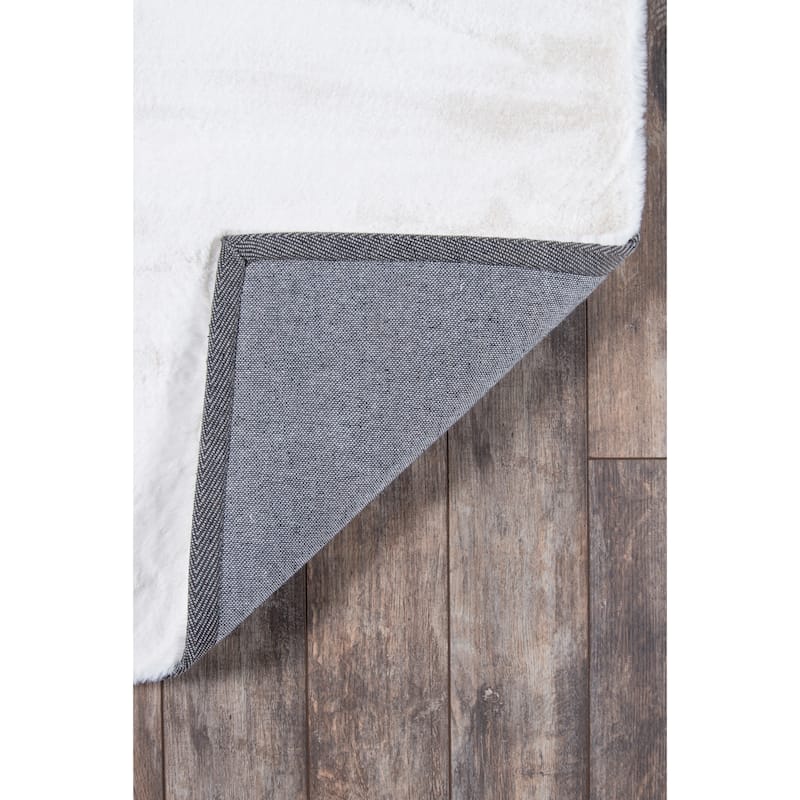 Momeni Suave Shag Polyester Machine Made Shag Rug