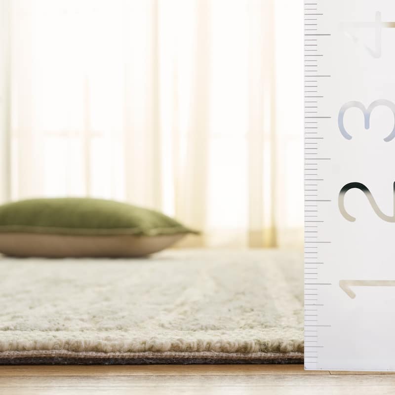 SAFAVIEH Handmade Abstract Herondina Wool Rug