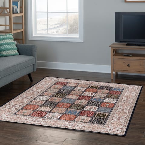 Emerald Huntley Ivory/Black Farmhouse Area Rug