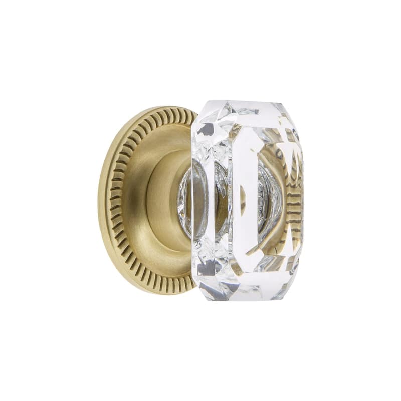 Grandeur BAGU-KNOB-NEWP-SM Baguette 1-9/16" Glam Emerald Cut Crystal - Satin Brass