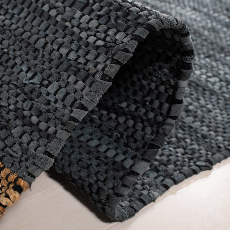 SAFAVIEH Handmade Vintage Leather Alissa Modern Fringe Rug