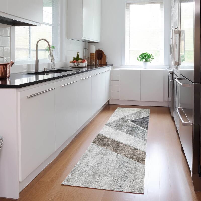Machine Washable Indoor/ Outdoor Chantille Modern Geometric Rug - Gray - 2'3" x 7'6"