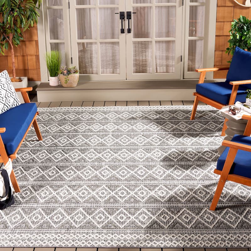 SAFAVIEH Global Ignacia Moroccan Trellis Indoor/ Outdoor Waterproof Patio