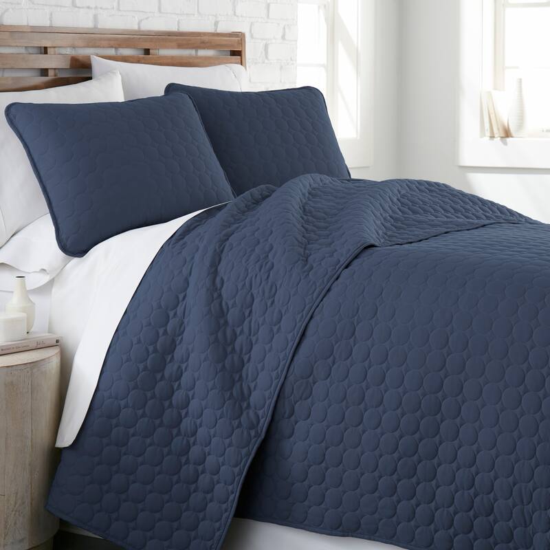 Vilano Ultra-Soft Lightweight 3-piece Quilt and Sham Set - Navy Blue - Full - Queen