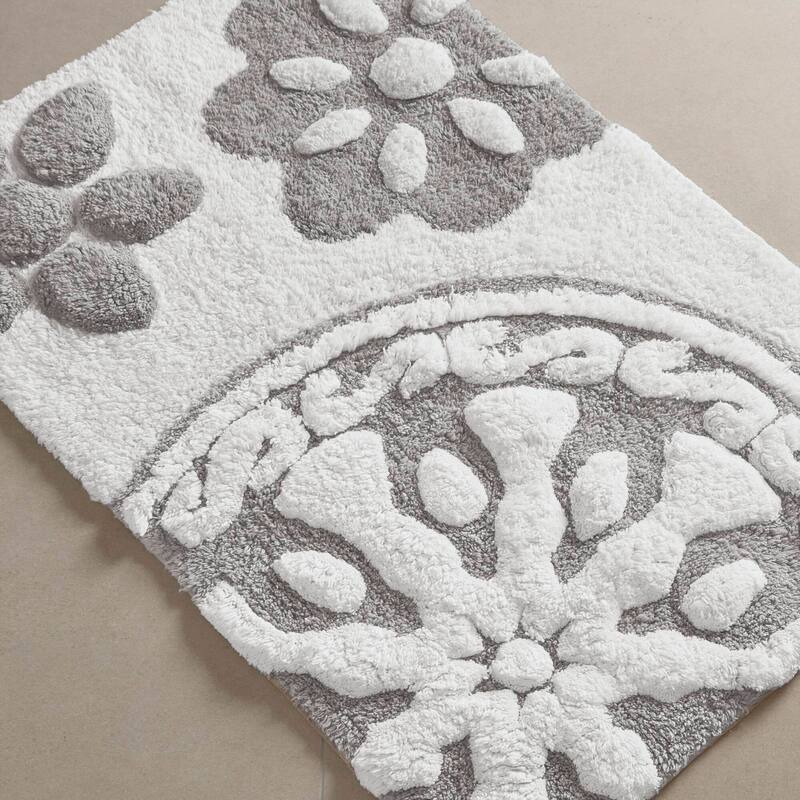 Madison Park Casablanca Medallion Cotton Tufted Bath Rug